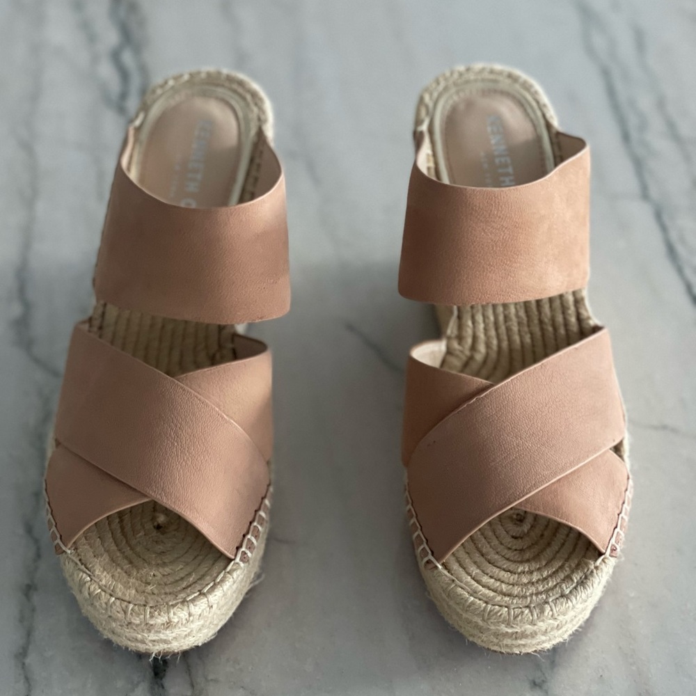 New Kenneth Cole Olivia X Band in Sand Color size 9M